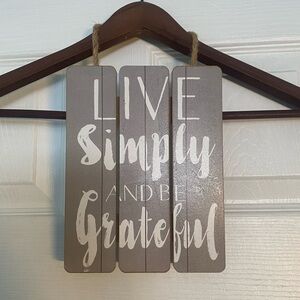 Wall Hanging ‘Live Simply and be Grateful’